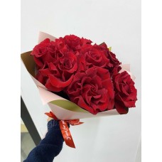 Букет из 7 красных роз Софи Лорен