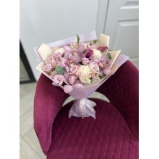 Букет с розовыми орхидеями