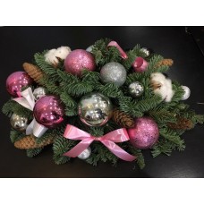 Новогодняя композиция с елкой и шариками Новогодняя композиция с елкой и шариками