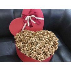 Сердце из золотых роз