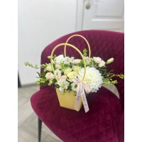 Нежная композиция в белом цвете в плайм пакете