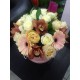 Шляпная коробка с орхидеей и пионовидными розами
